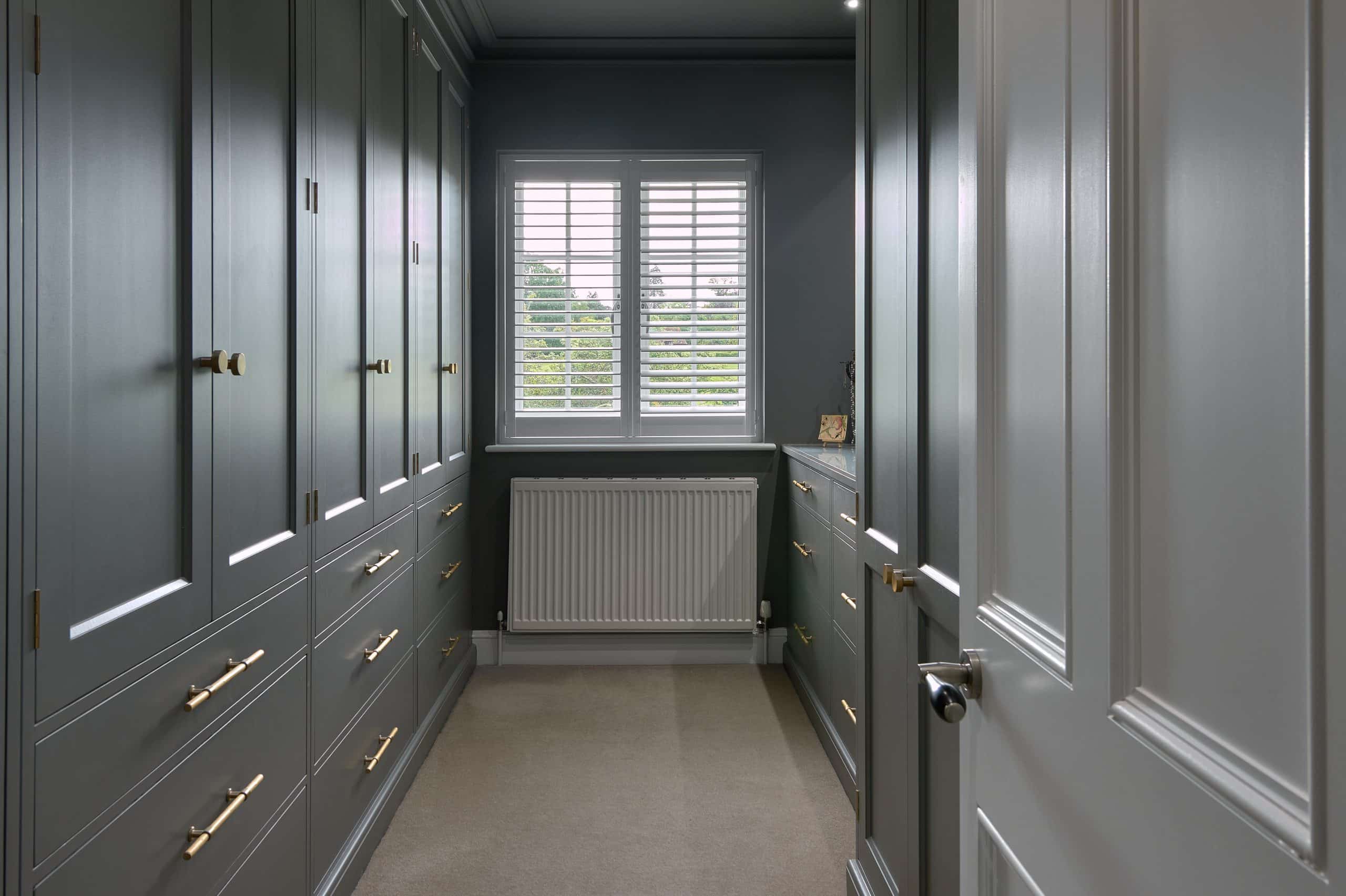 Luxury custom handmade wardrobes and walk in closet in Sevenoaks and Tunbridge Wells, Kent